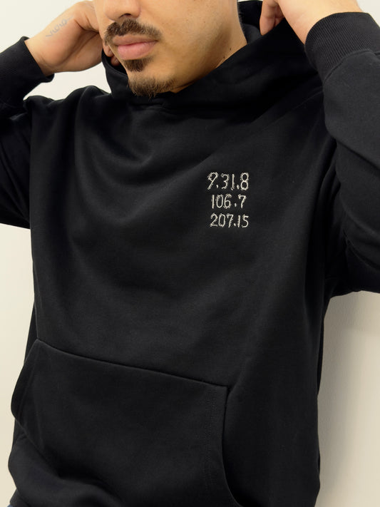 Jiraiya vs Pain embroidered black hoodie by HINOISHI